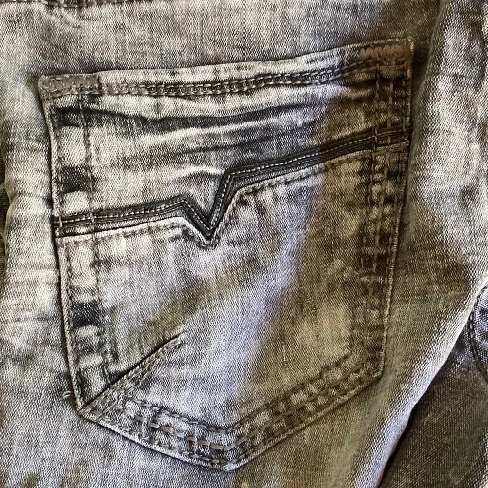 Men’s Jeans Size 31S Salvage Supply Co For Buckle Gray Washed Denim with Flaw
